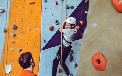 Est-ce qu&rsquo;il existe des salles d&rsquo;escalade à Paris qui proposent des activités pour les enfants ?