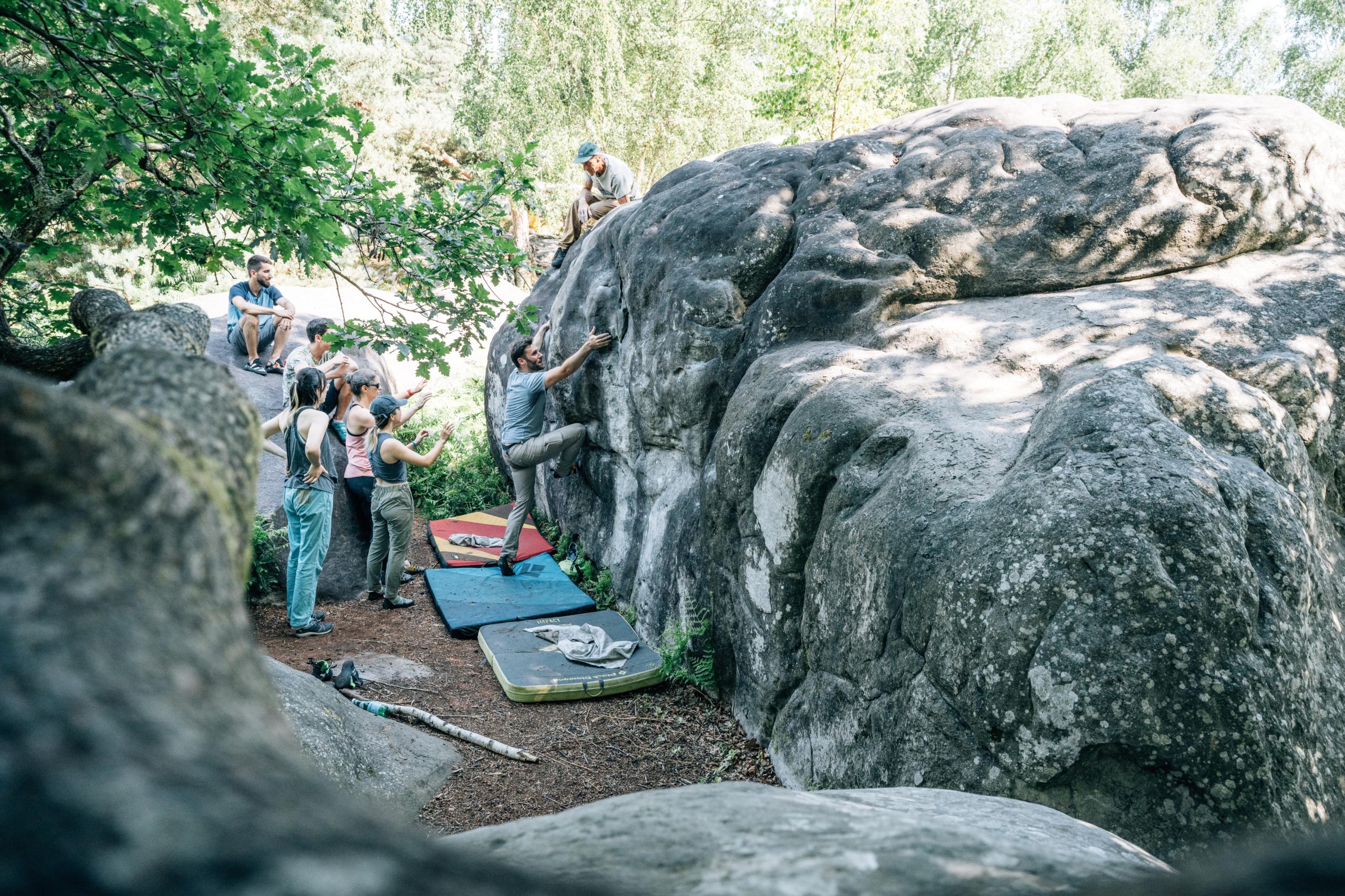 Escalade de bloc dans la forêt de fontainebleau