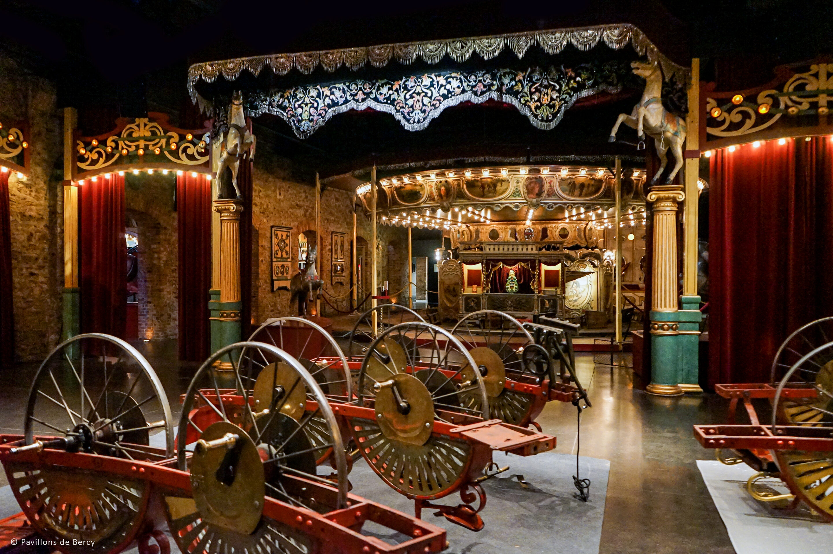 Musée des Arts Forains près de Bercy Village à Paris 12