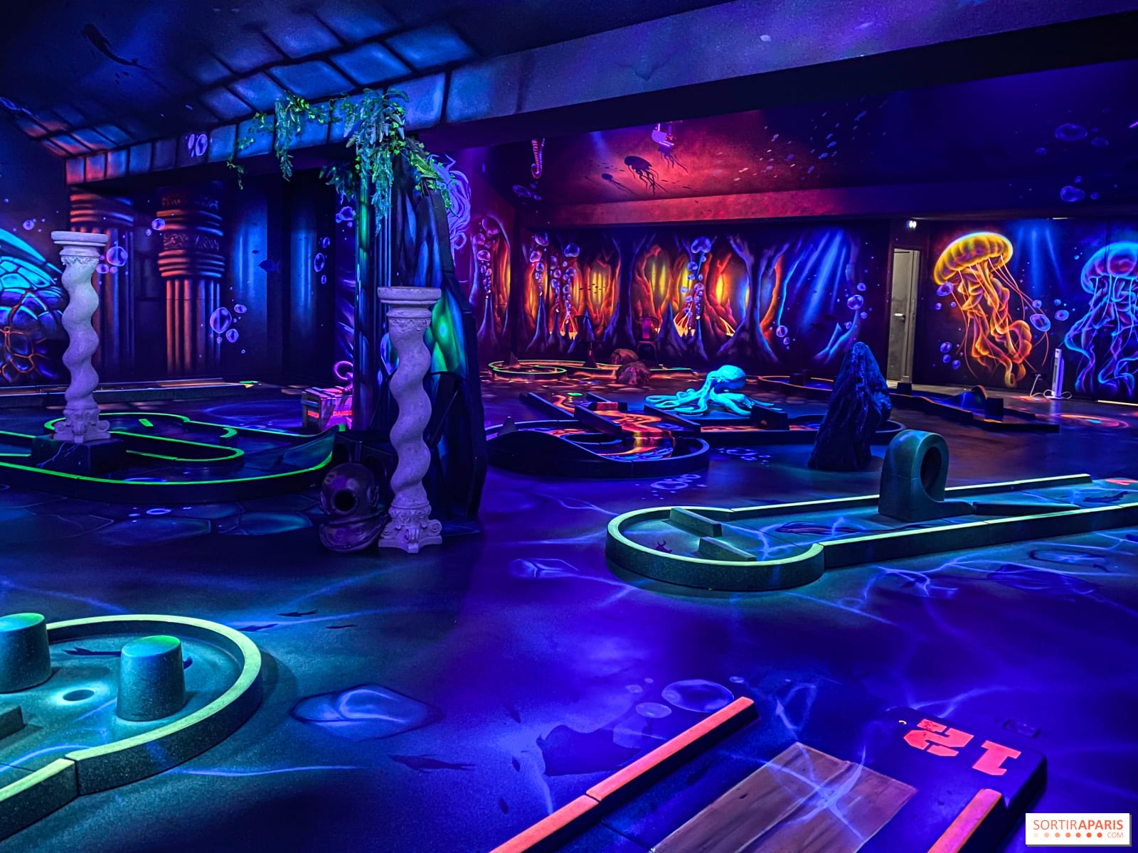 Mini-golf fluorescent Ocean 12 à Bercy Village
